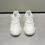 Sapatos de pai brancos elegantes com gráfico “SPORT” e sola grossa – Concept Áurea
