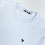 Camiseta lisa masculina branca em meia malha penteada básica da Concept Áurea
