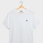 Camiseta lisa masculina branca em meia malha penteada básica da Concept Áurea