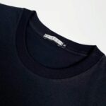 Camiseta lisa masculina preta em meia malha penteada básica da Concept Áurea