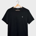 Camiseta lisa masculina preta em meia malha penteada básica da Concept Áurea