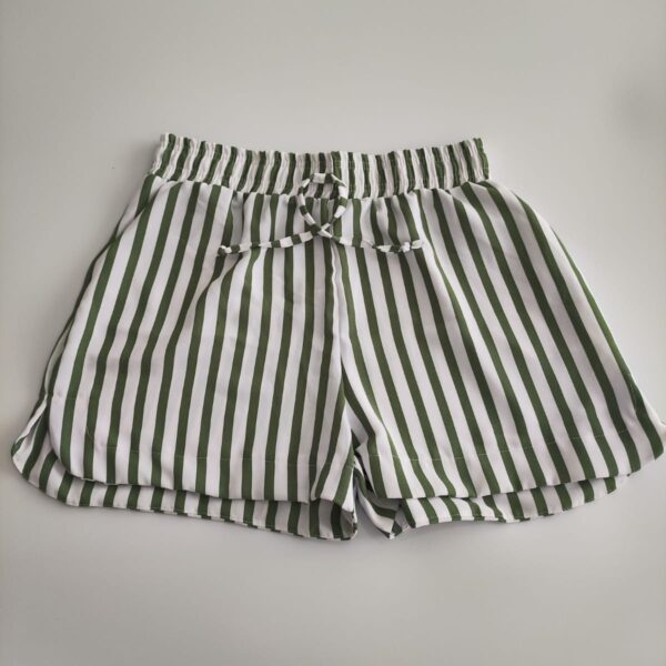Short Feminino Listrado Tecido Duna