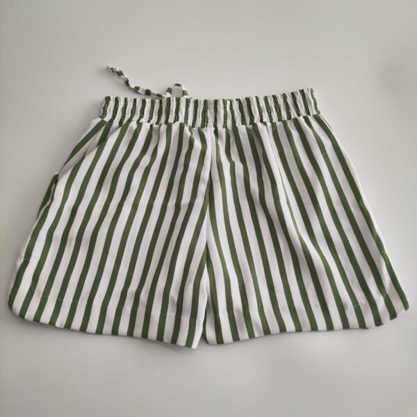 Short Feminino Listrado Tecido Duna - Imagem 3