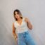 Modelo Usando Blusa Feminina Com Forro Off-white Concept Áurea