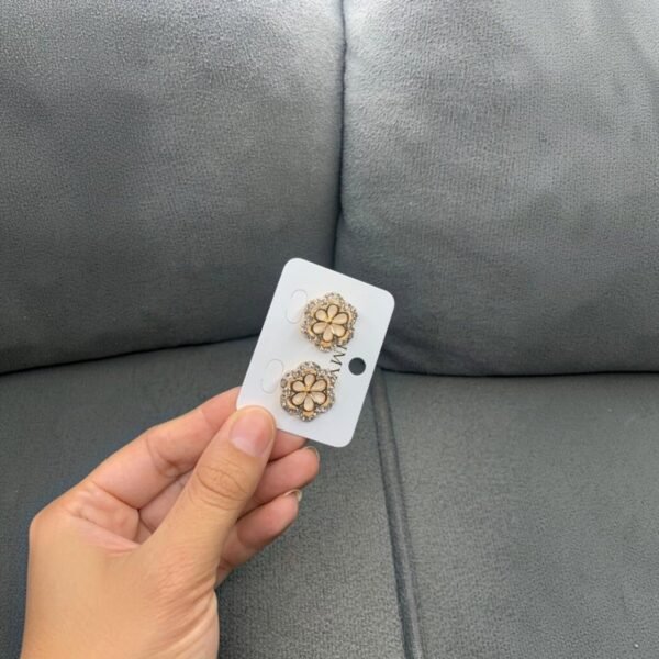 Brinco Dourado Florzinha - Imagem 2