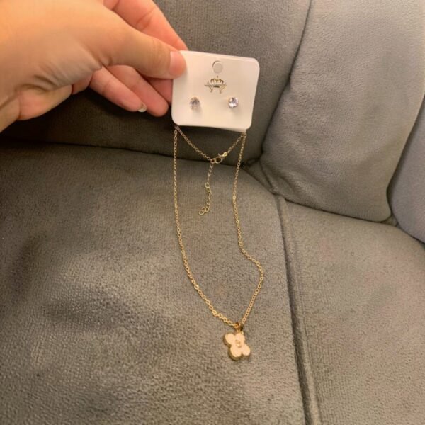 Colar Dourado Florzinha - Imagem 2
